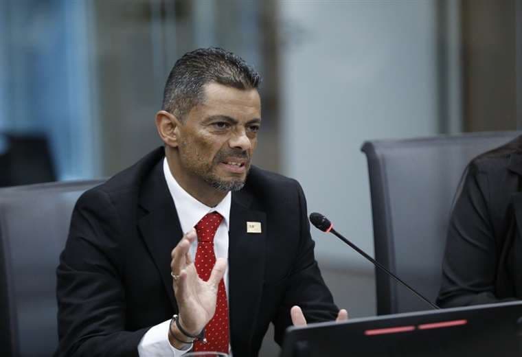 Carlo Díaz sugiere que DEA o FBI realicen pruebas de polígrafo a jerarcas