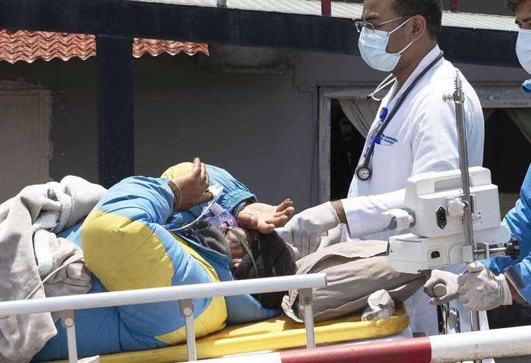 Sherpa dado por muerto en el Everest fue encontrado cuando descendía por el hielo a rastras