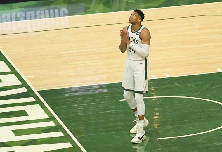 NBA cierra su mercado en alerta de un "terremoto Antetokounmpo"