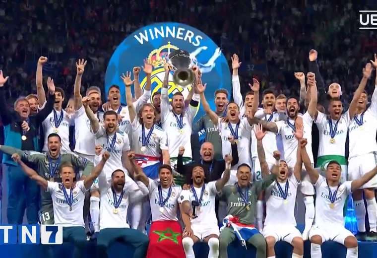 Real Madrid se une a Barcelona y PSG como clubes que fichan a una figura peruana