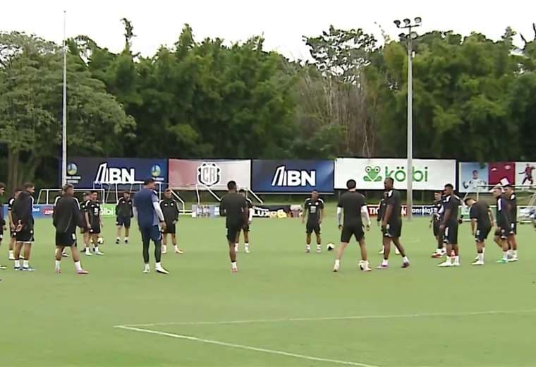 Dos jugadores quedan fuera del microciclo de La Sele