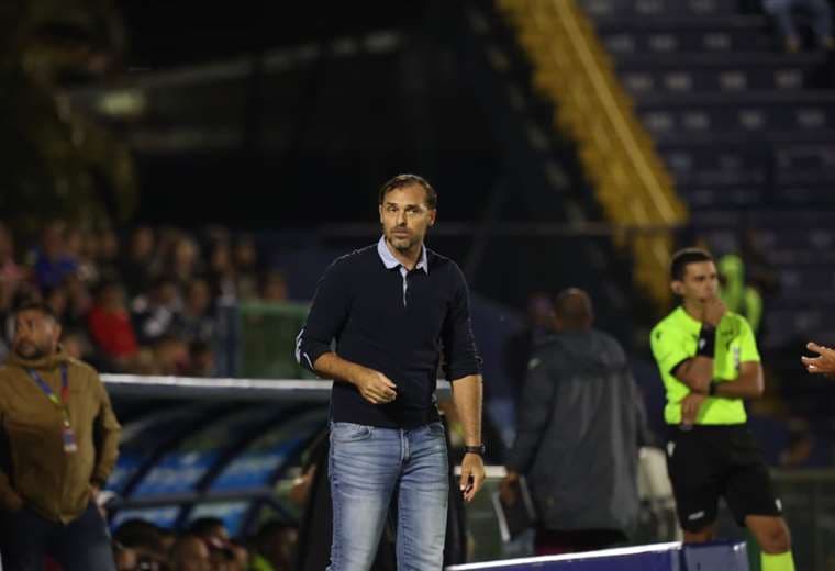 Andrés Carevic se despidió de los jugadores del Cartaginés