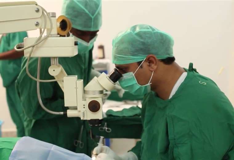 Hospitales buscan alternativas ante faltante de especialistas en cierre de año