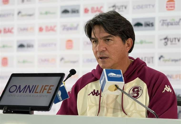 Vladimir Quesada despeja duda de Mariano Torres y da pistas sobre su futuro en Saprissa