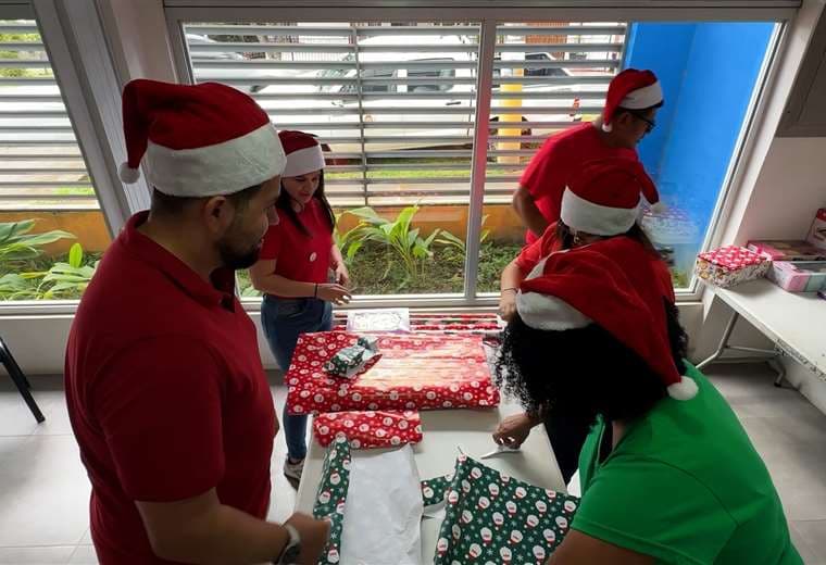 Cinco amigos cambiaron la Navidad de 200 niños con un “taller secreto” lleno de magia