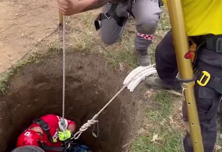 Niña de 3 años se salva de milagro tras caer a pozo de 8 metros en Alajuela