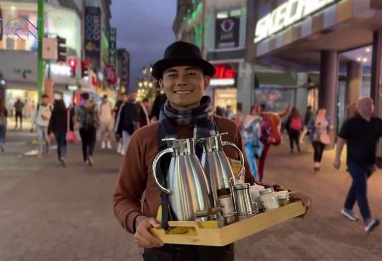 De las ferias a la avenida: el origen del muchacho del café