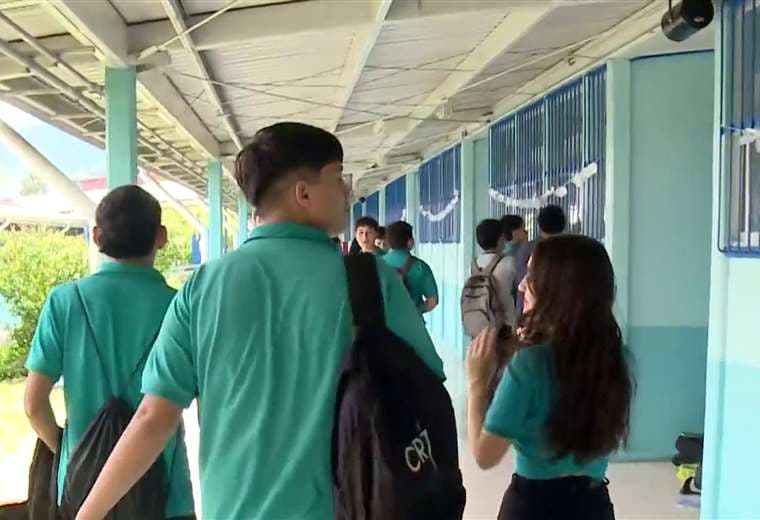 Colegios técnicos abren puerta al empleo, pero expertos advierten que no basta con título