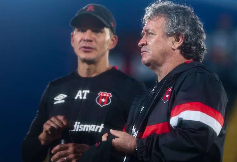 Óscar Ramírez trata de vivir con normalidad los días previos a la final