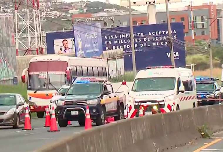 Atropello mortal colapsa Ruta 27 a la altura del peaje de Escazú