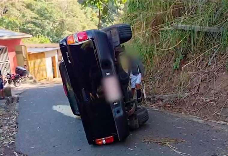 Video capta atropello de niño de 8 años cuando jugaba con su regalo de Navidad en Poás
