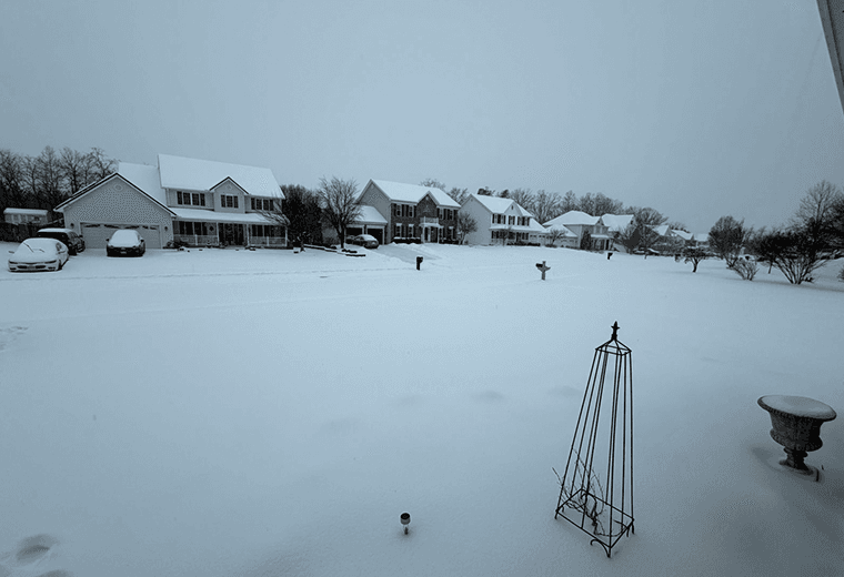 Ticos viven tormenta de nieve en EE. UU.: “Es un frío que traspasa la ropa y la piel”