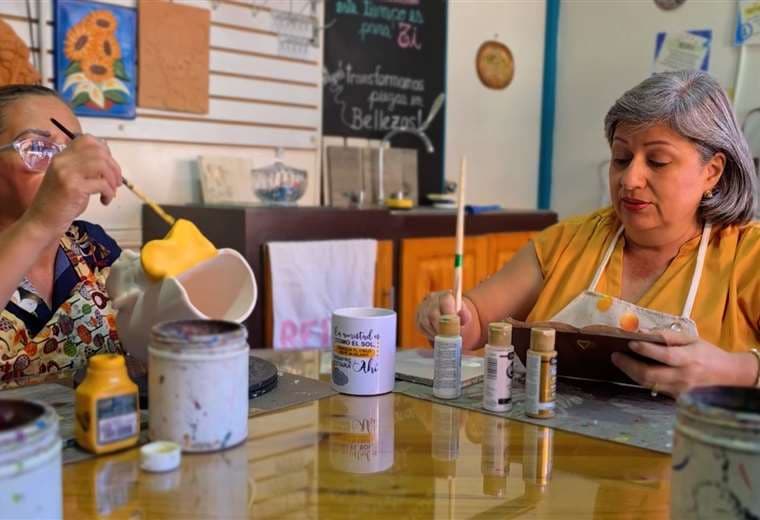 Este taller de cerámica en Alajuela transforma el dolor en calma