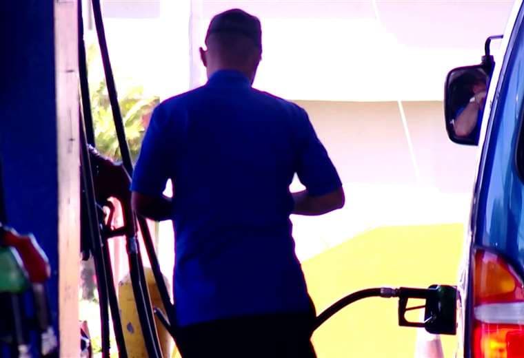 Precios de combustibles no se verán afectados por situación en Venezuela, según expertos