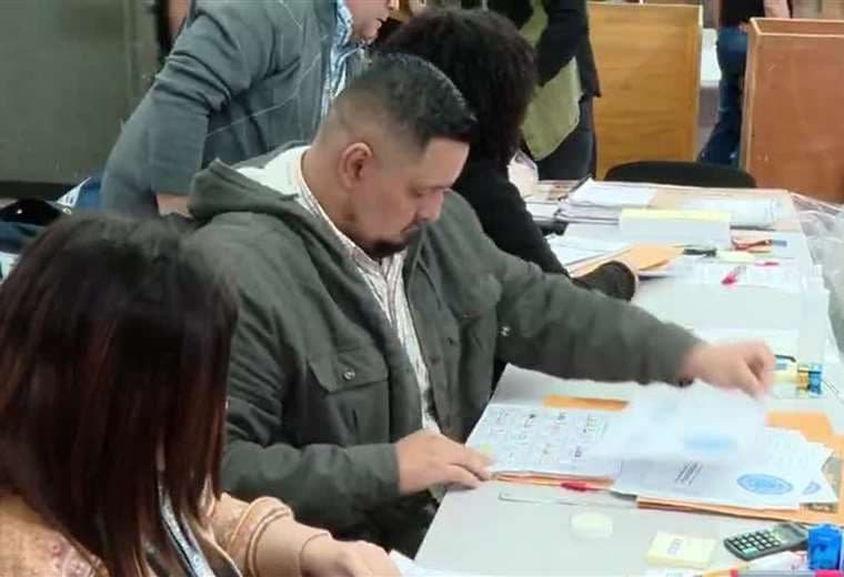TSE finaliza conteo manual de papeletas presidenciales tras dos semanas de revisión