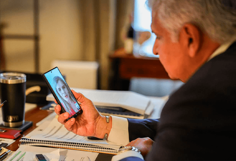 Líderes mundiales felicitan a Laura Fernández por ganar la carrera presidencial