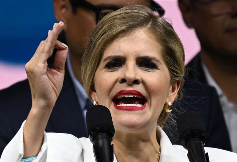 Laura Fernández pide a Marta Acosta separarse de Contraloría: “Ya cumplió su ciclo”