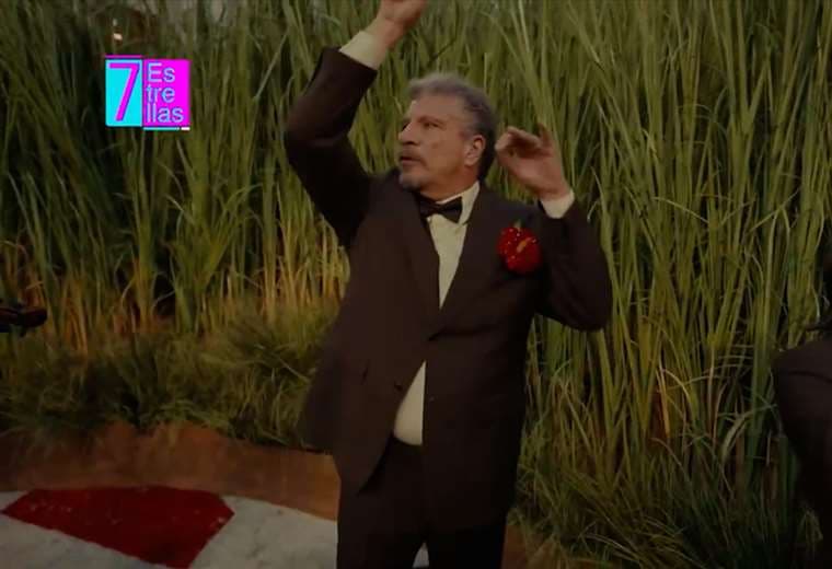 Conejo inesperado: la llamada que llevó a un director tico al Super Bowl