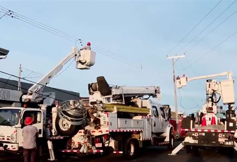 Fuertes vientos provocan 300 averías y dejan 2.400 hogares sin energía, reporta el ICE