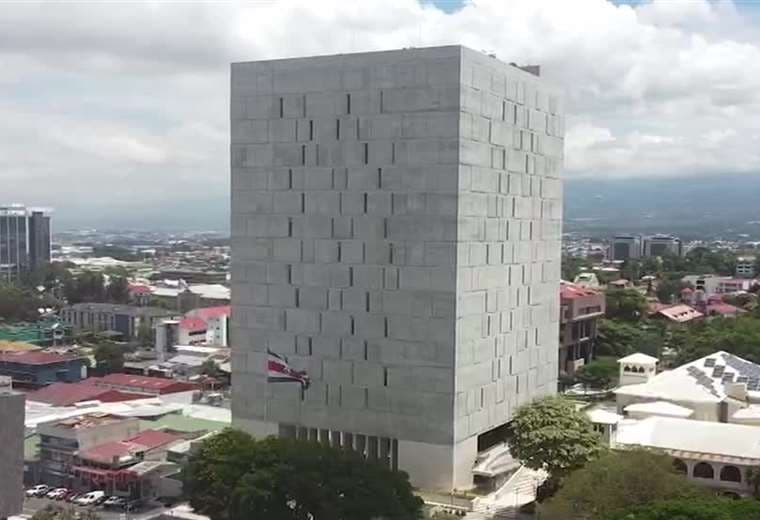 Informe revela irregularidades y concentración de horas extra en el Congreso