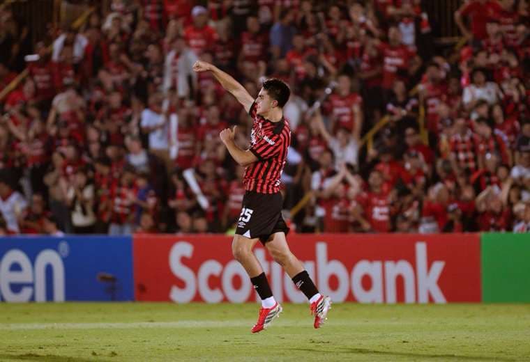 Santiago Van der Putten, Alajuelense/Prensa LDA