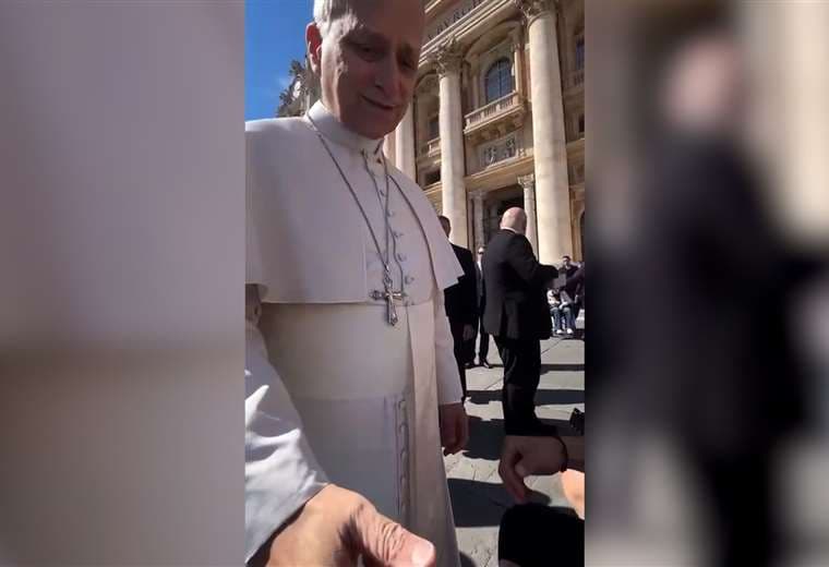 Video muestra qué dijo papa León XIV a pareja tica que pidió su bendición