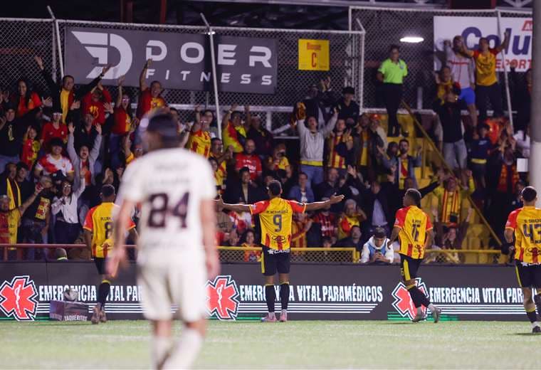 Herediano asfixia a la Liga y Marcel Hernández firma el triunfo con doblete