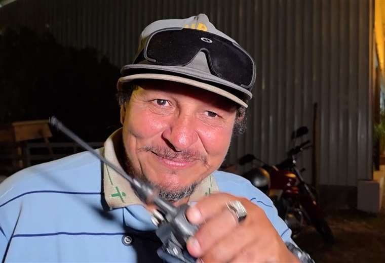 En Esparza lo llaman El Tráfico y su vocación ya es parte de la comunidad