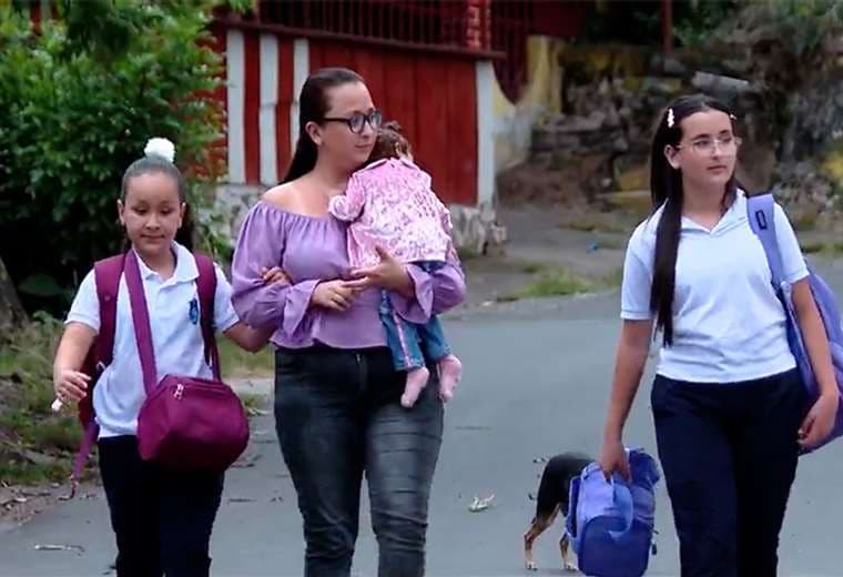 El mar cambió su historia en segundos y ahora luchan por no perder su hogar