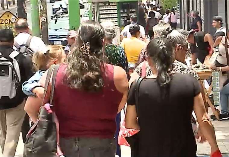 Menos hijos, más tarde y con padres más viejos: el nuevo rostro de la familia costarricense