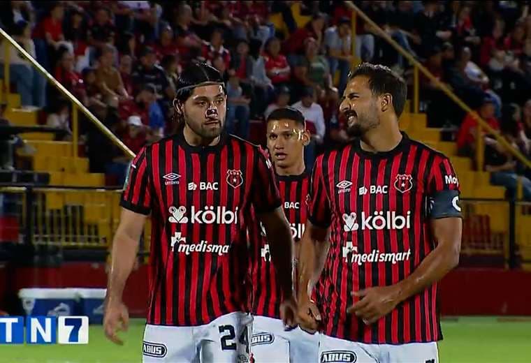 Lesión de Celso Borges lo mantendrá fuera de las canchas al menos por dos semanas