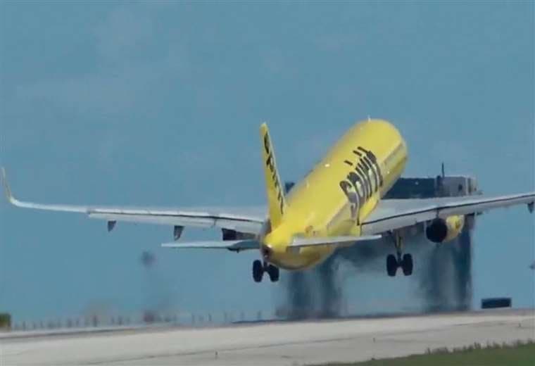 Pasajeros en Costa Rica son sorprendidos tras cese de operaciones de Spirit Airlines