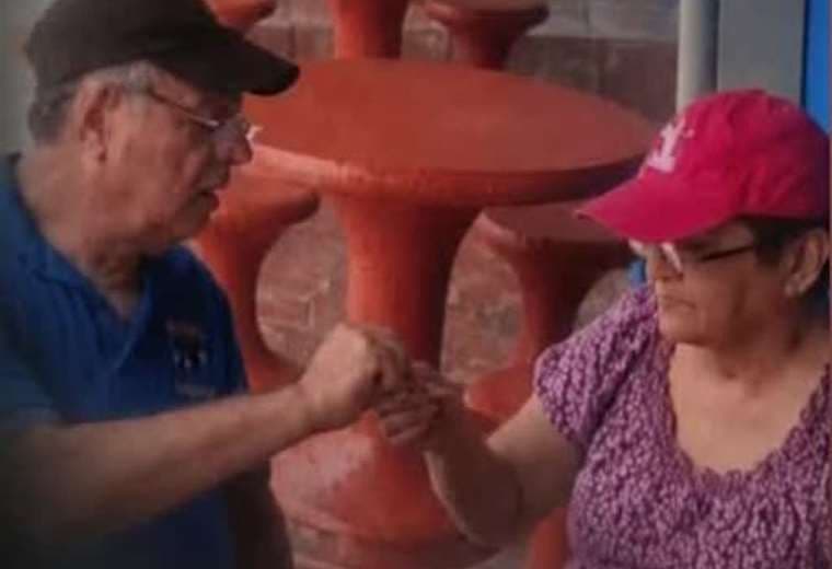 Hermana de adulto mayor que murió en incendio: “Amó tanto a su esposa que se fueron abrazados los dos”