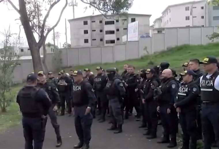 Operativo policial detuvo a 13 personas con órdenes de captura en San José