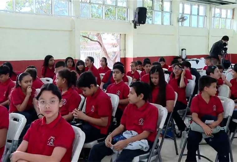 Estudiantes de sexto de primaria harán por primera vez prueba de escritura