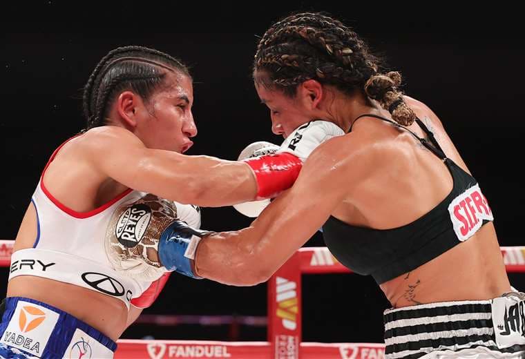Yokasta Valle vs. Lourdes Juárez. AFP