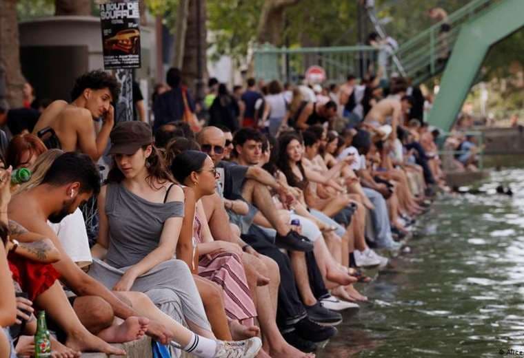 Gobierno francés activa consejo de crisis por ola de calor